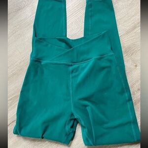 Alphalete seafoam green leggings size medium